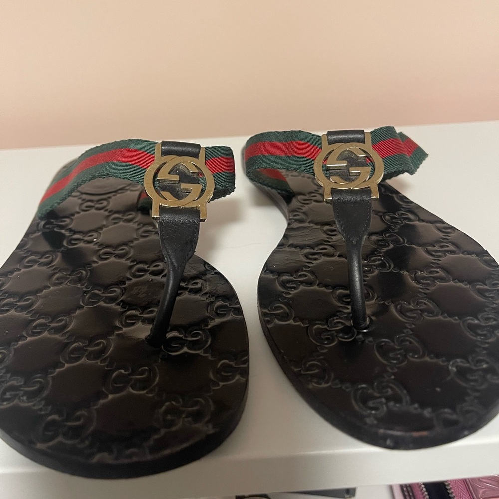Gucci thong sandals